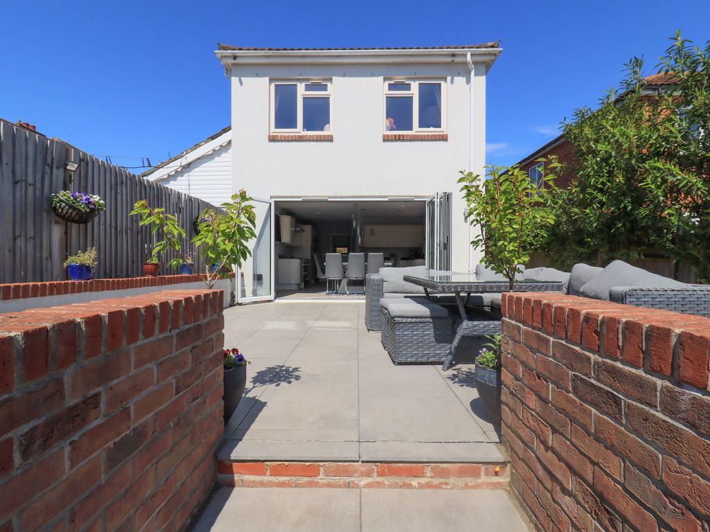 4 bed semidetached house for sale in Shorts Road, Fair Oak, Eastleigh