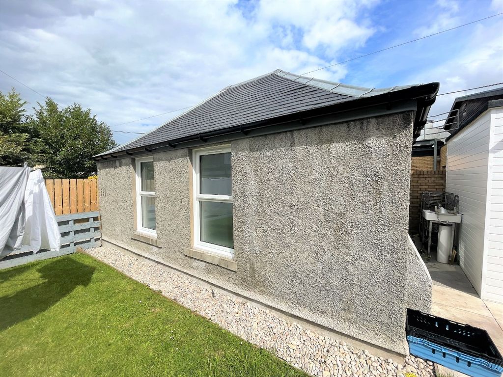 Commercial property for sale in High Street, Bonnyrigg, Midlothian EH19
