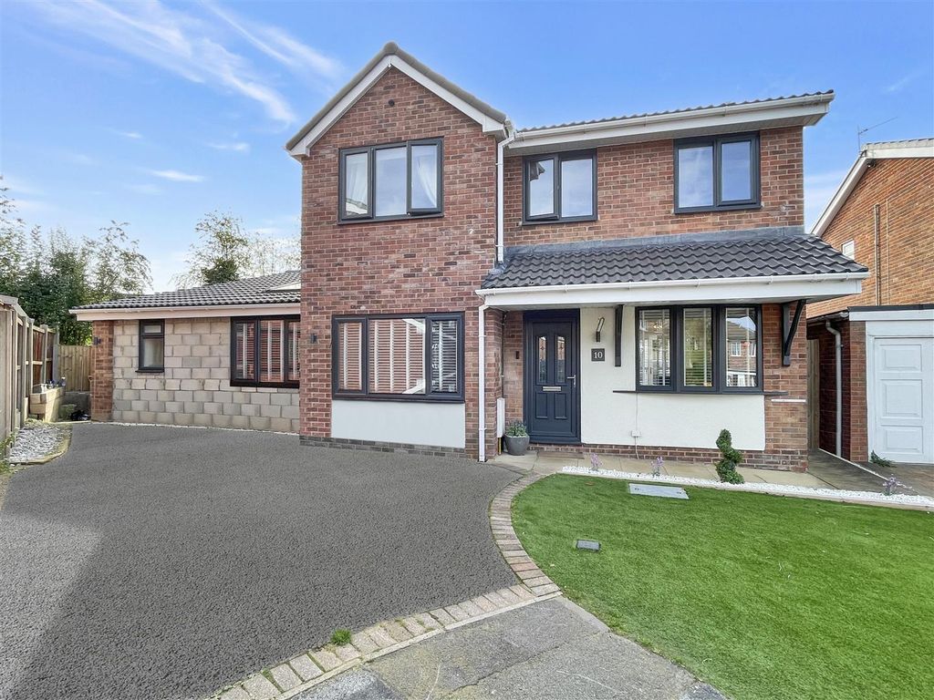 4 bed detached house for sale in Annan Close, Congleton CW12, £425,000