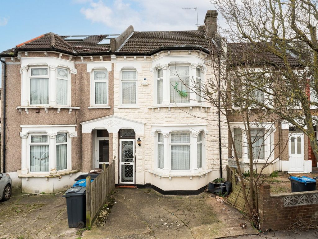 3 bed terraced house for sale in Lucerne Road, Thornton Heath CR7, £
