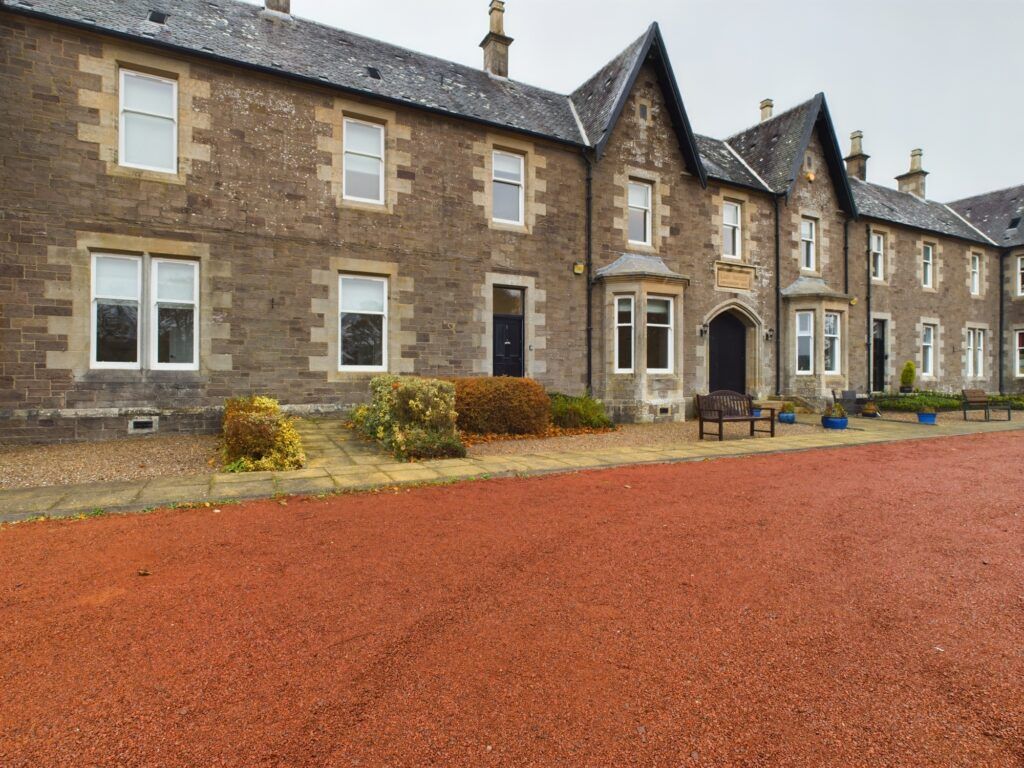 2 bed flat for sale in Hyndford Road, Lanark ML11, £158,000 Zoopla