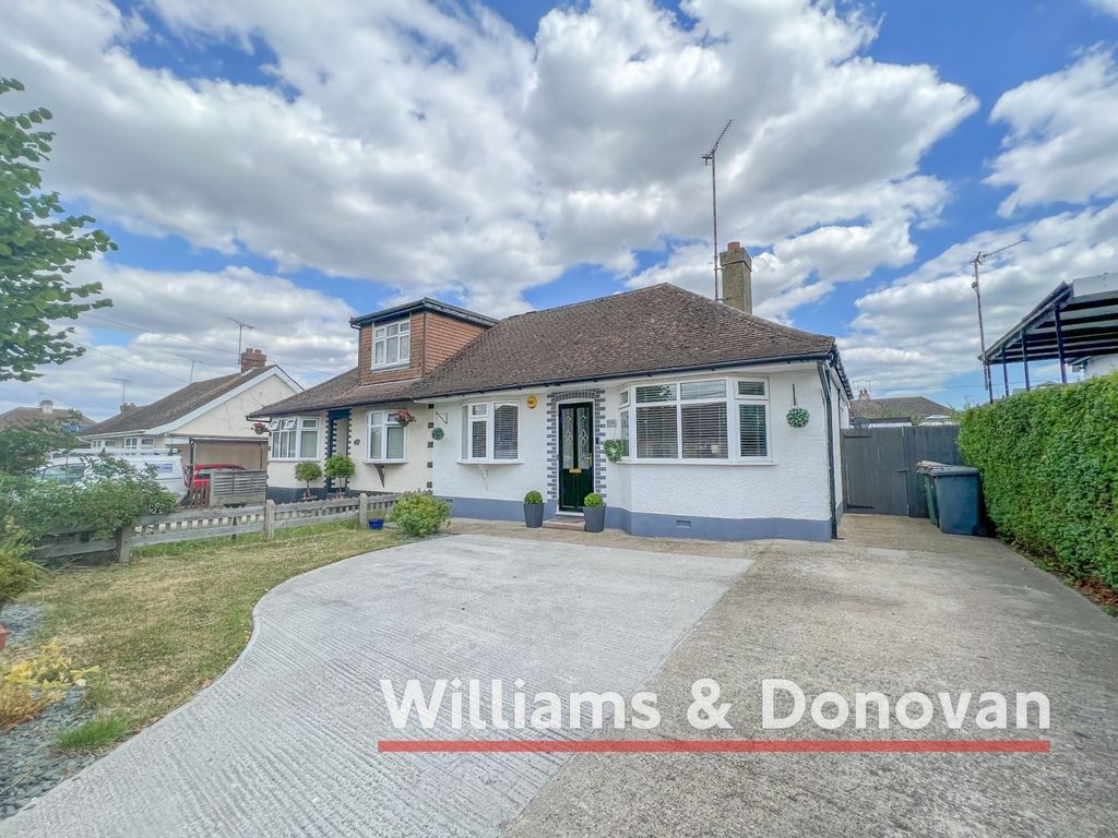 3 bed semidetached bungalow for sale in Langdon Road, Rayleigh SS6