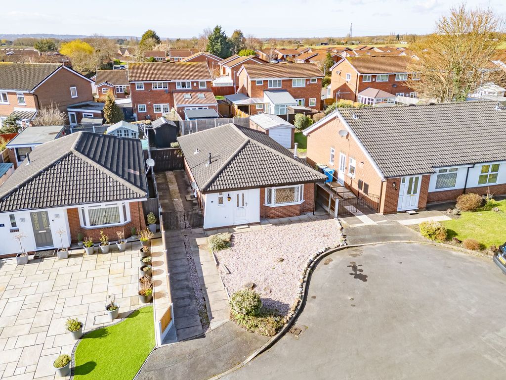 2 bed detached bungalow for sale in Burnsall Drive, Widnes WA8, £