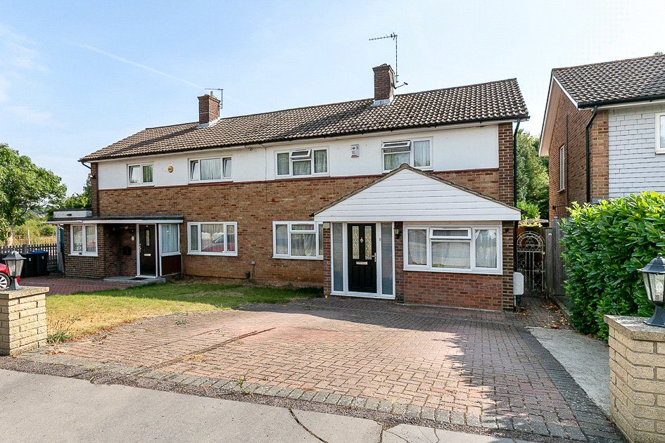 4 bed semidetached house for sale in Falconwood Road, Croydon, Surrey