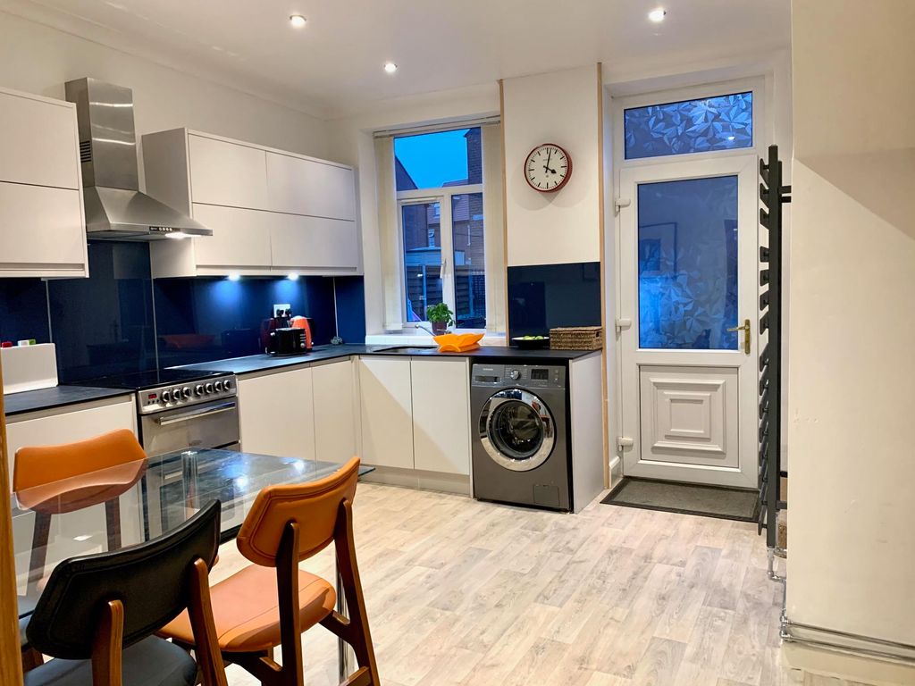 2 bed terraced house to rent in Wakefield Road, Ackworth, Pontefract