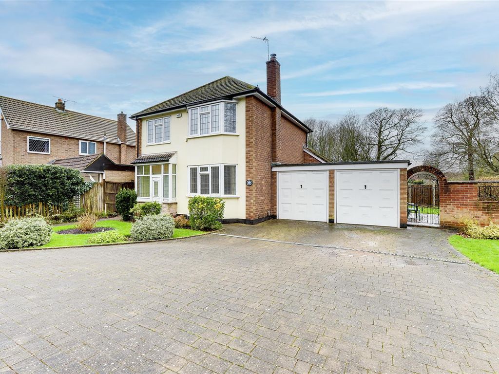 3 bed detached house for sale in Willow Lane, Gedling, Nottinghamshire