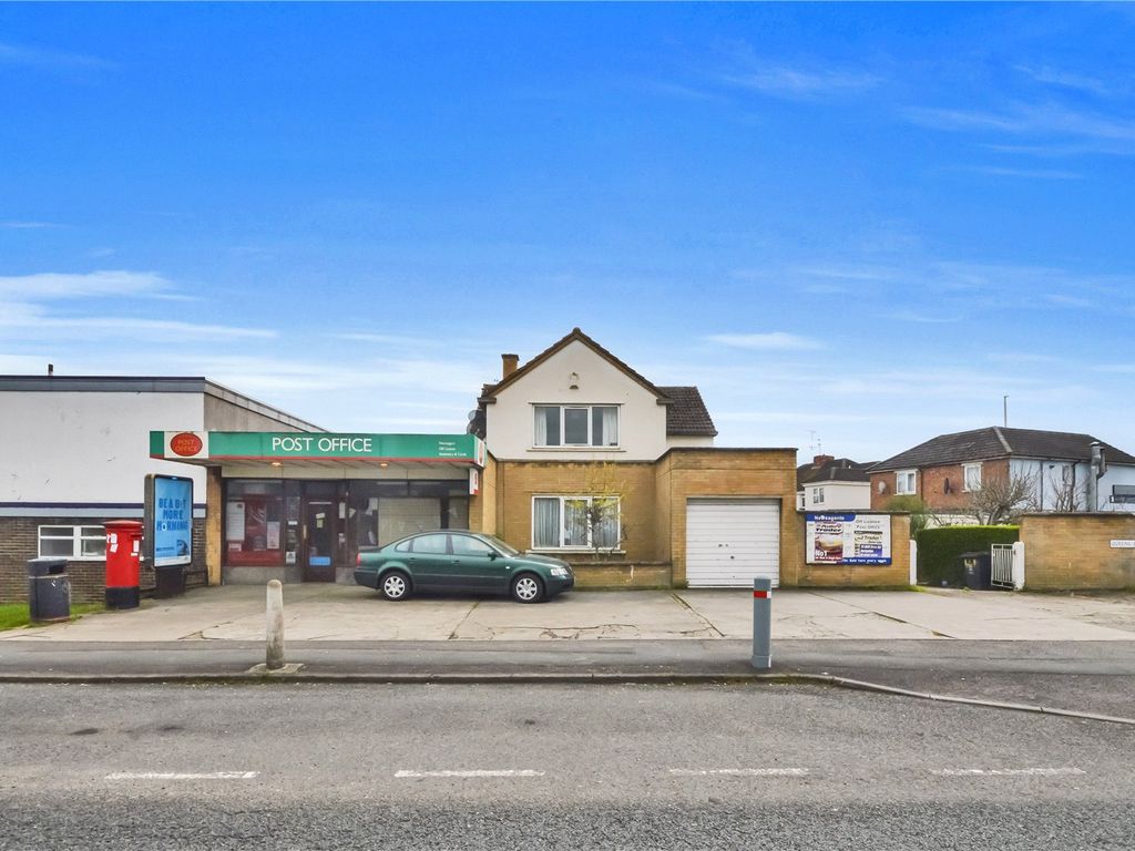 4 bed detached house for sale in Queens Drive, Swindon, Wiltshire SN3
