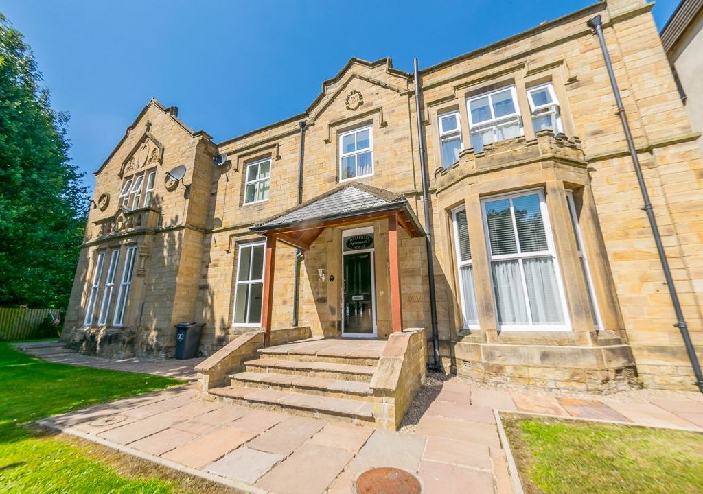 1 bed flat for sale in Flat, Wellfield House, Halifax Road, Staincliffe
