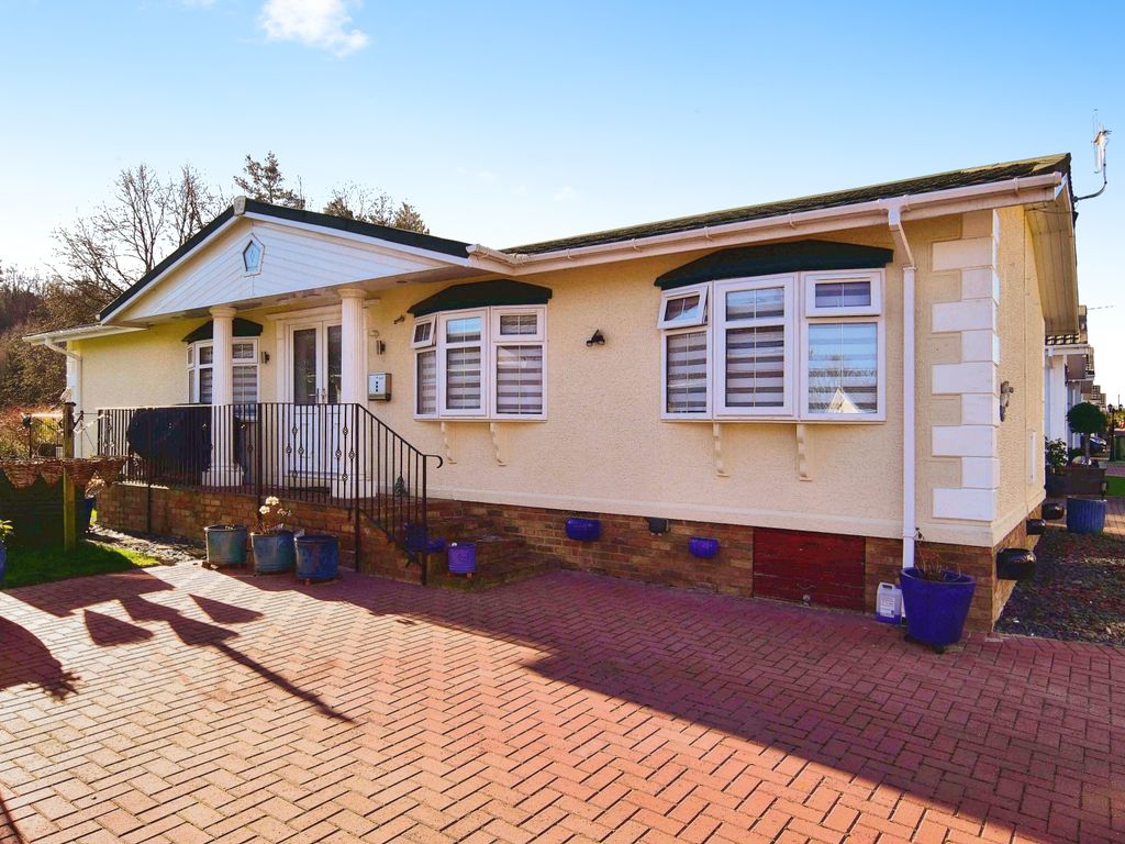 2 bed bungalow for sale in Meadow View, Pilgrims Retreat, Harrietsham