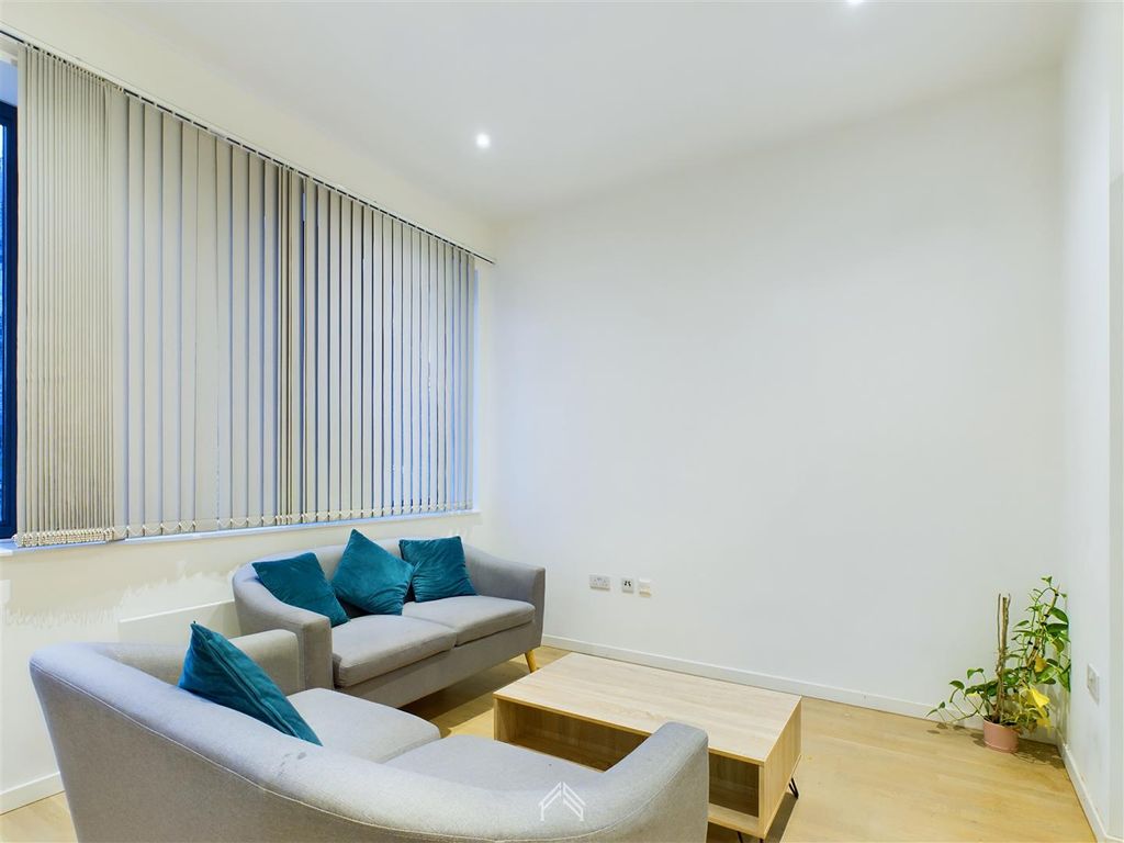 Studio to rent in Riverbank Way, Brentford TW8, £1,450 pcm Zoopla
