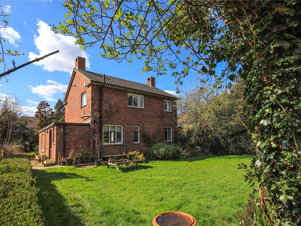 3 bed detached house for sale in Common Road, Sissinghurst, Cranbrook