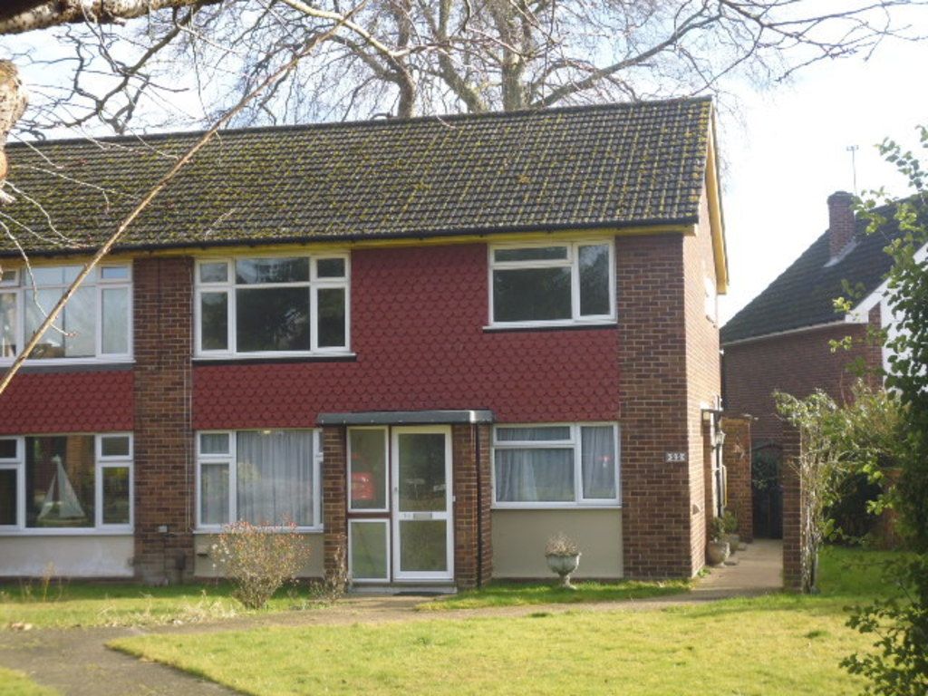 2 bed property to rent in Ravenswood Gardens, Isleworth TW7, £1,595 pcm