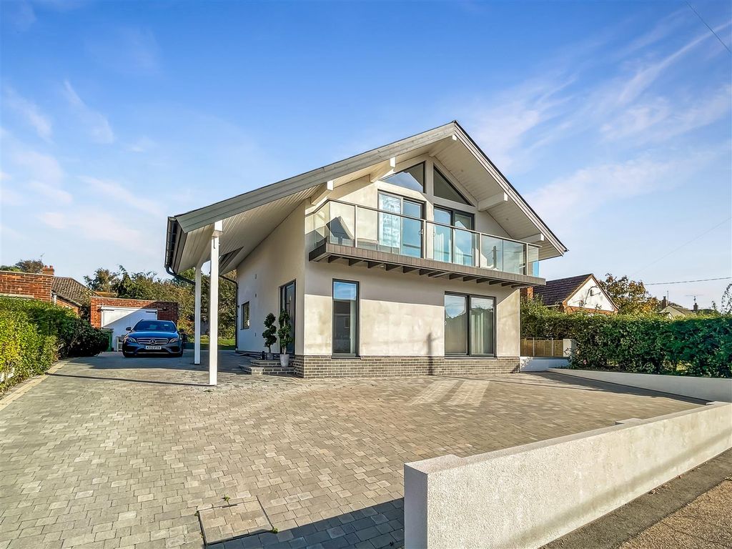 2 bed detached house for sale in Broomhills Road, West Mersea