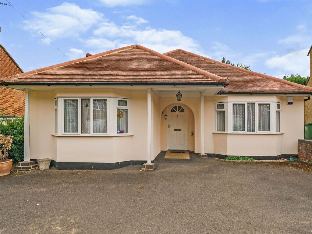 4 bed detached bungalow for sale in St. Davids Drive, Broxbourne EN10