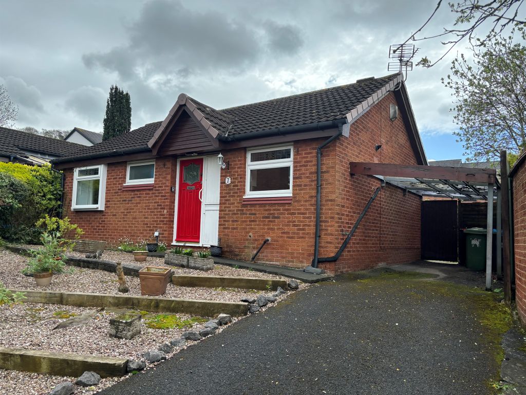 2 bed detached bungalow for sale in Barn Croft, Helsby, Frodsham WA6, £