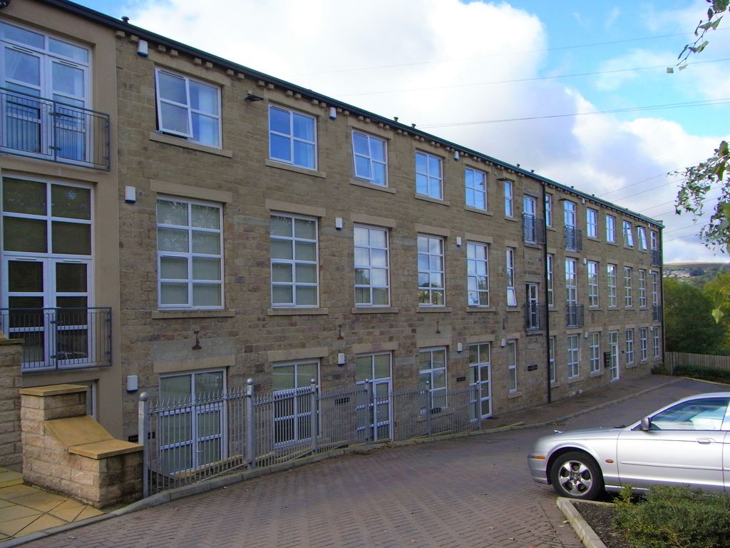 2 bed flat for sale in Brackendale, Thackley, Bradford, West Yorkshire