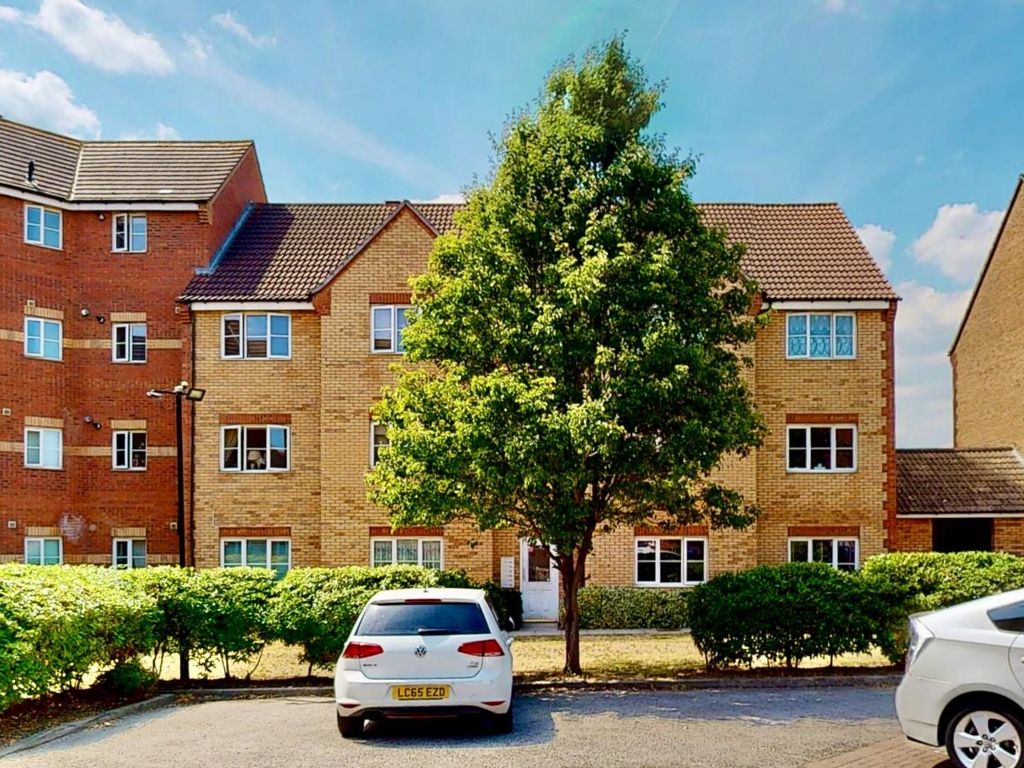 2 bed flat for sale in Madeleine Close, Chadwell Heath RM6 Zoopla