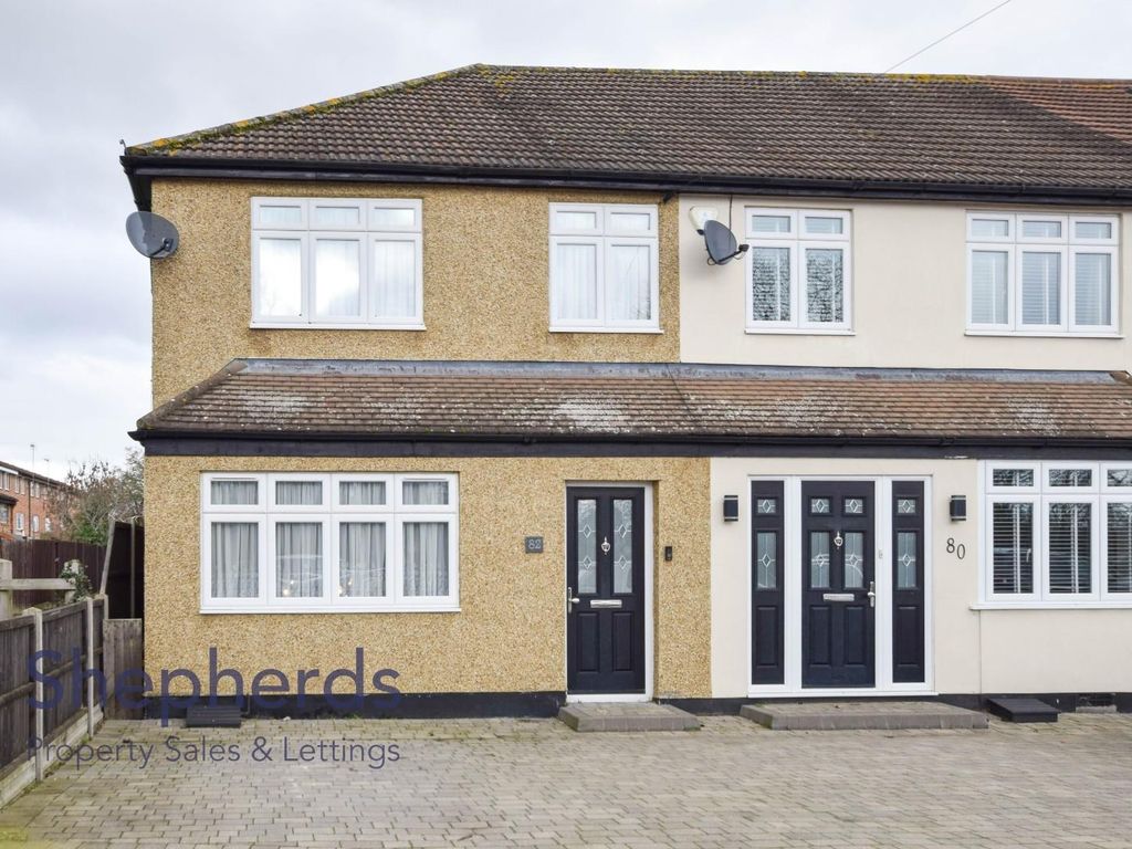 3 bed end terrace house for sale in Goffs Lane, Goffs Oak, Waltham