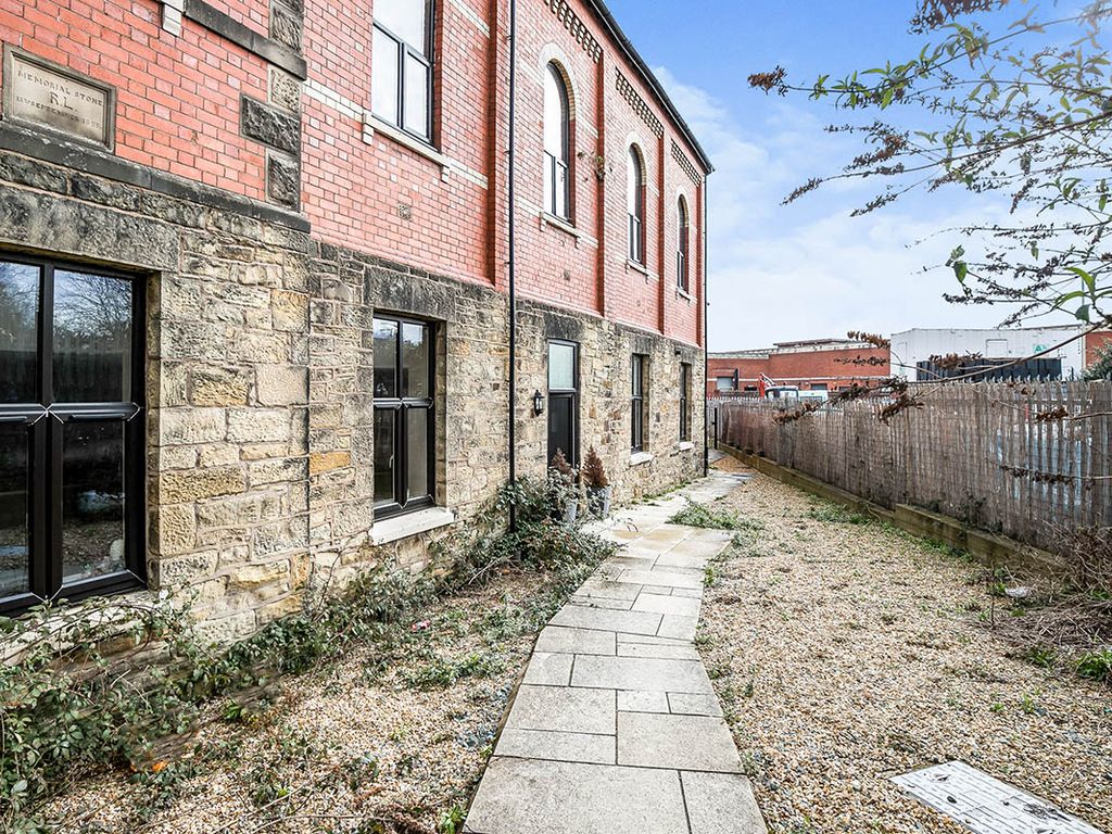 3 bed flat to rent in Oswald Road, Oswestry, Shropshire SY11 Zoopla