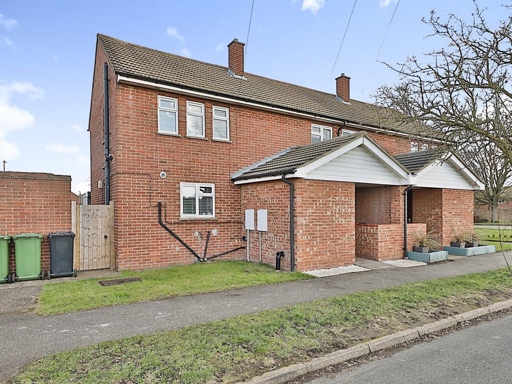 3 bed semidetached house for sale in Elm Road, Upper Marham, King's