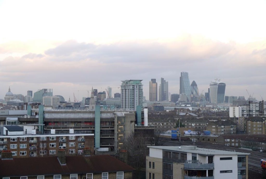 3 bed flat to rent in Albert Embankment, London SE1, £3,750 pcm Zoopla