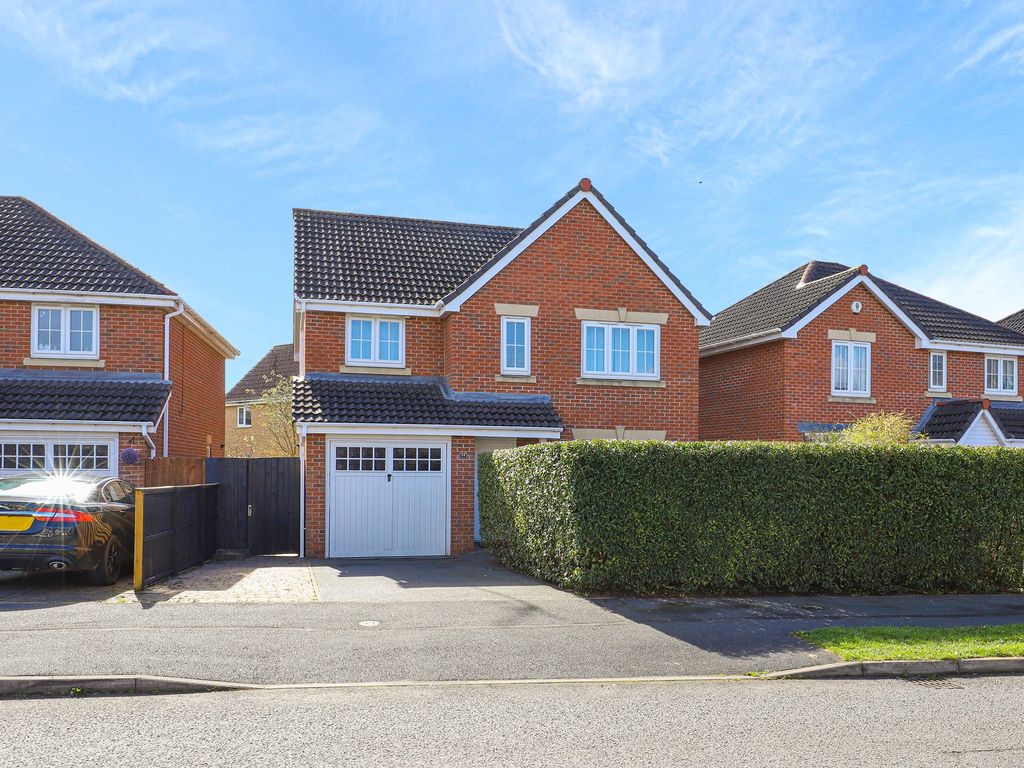4 bed detached house for sale in Trevorrow Crescent, Chesterfield S40