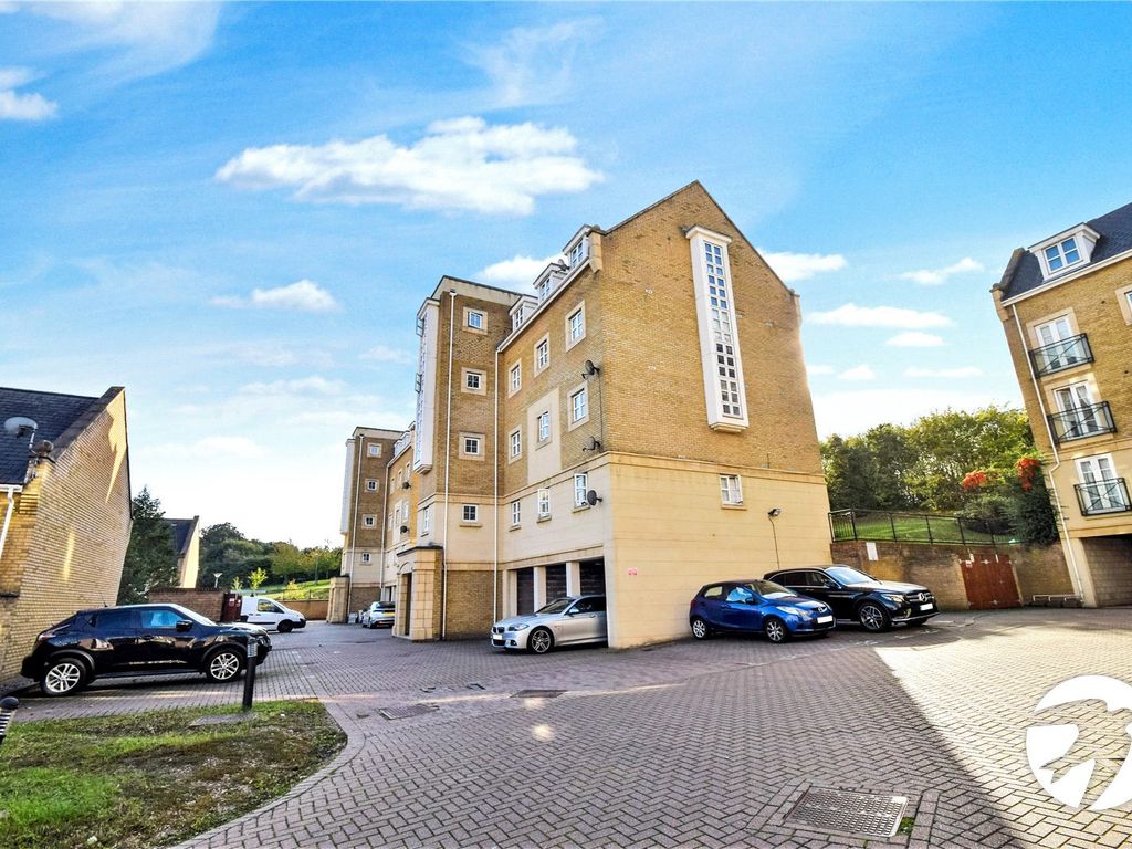 1 bed flat to rent in Sandpiper Close, Greenhithe, Kent DA9, £1,000 pcm