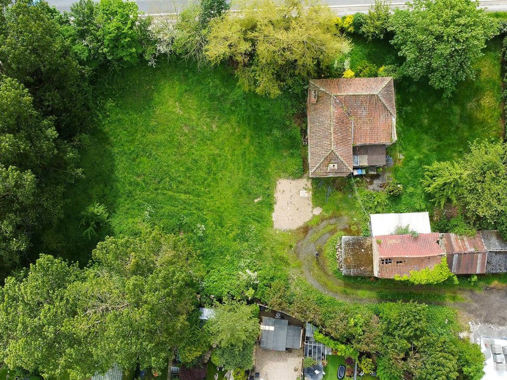 4 bed detached house for sale in Main Road, Newport, Brough HU15, £