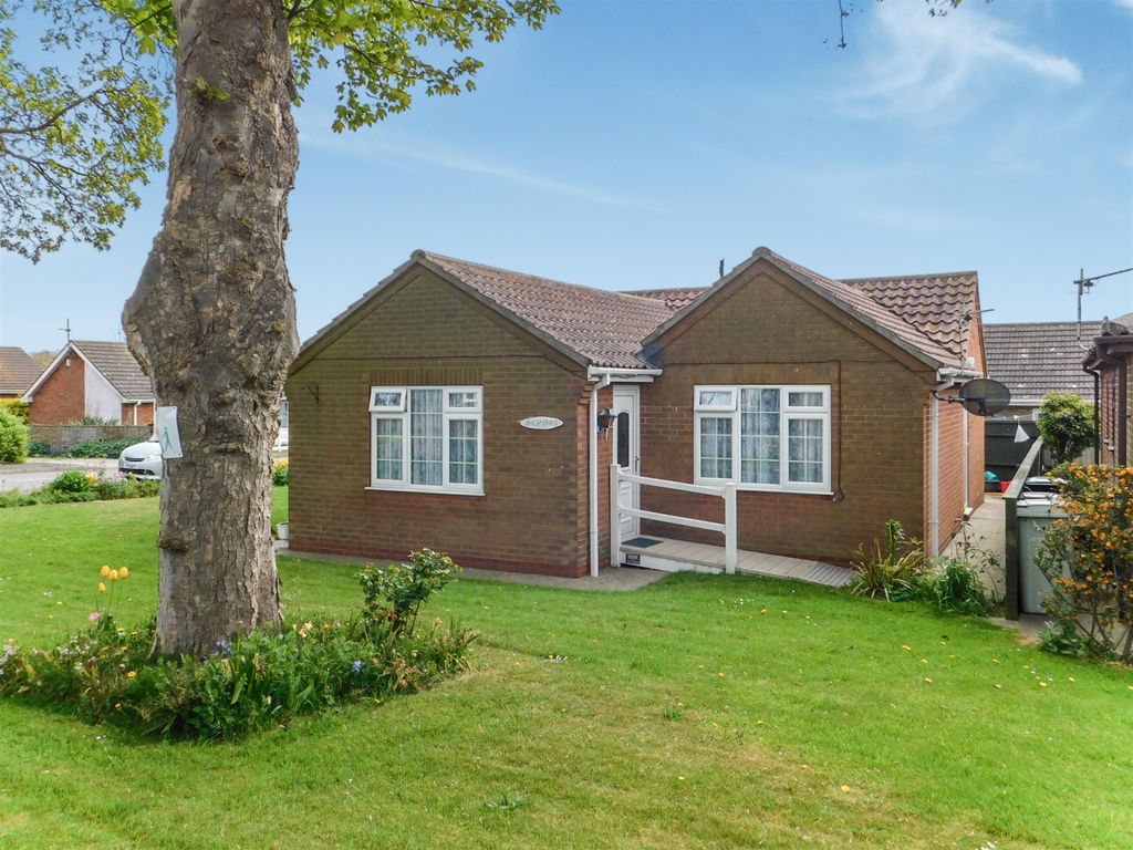 2 bed bungalow for sale in Thames Street, Hogsthorpe PE24 Zoopla
