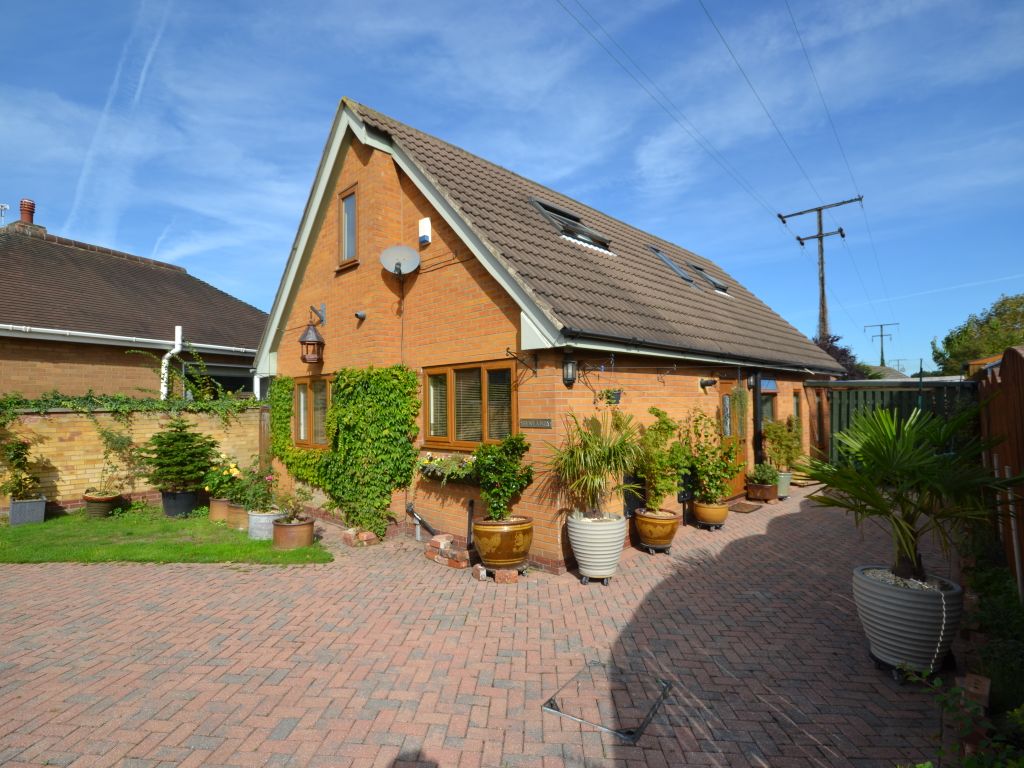 3 bed detached bungalow for sale in Doncaster Road, Branton, Doncaster DN3 Zoopla