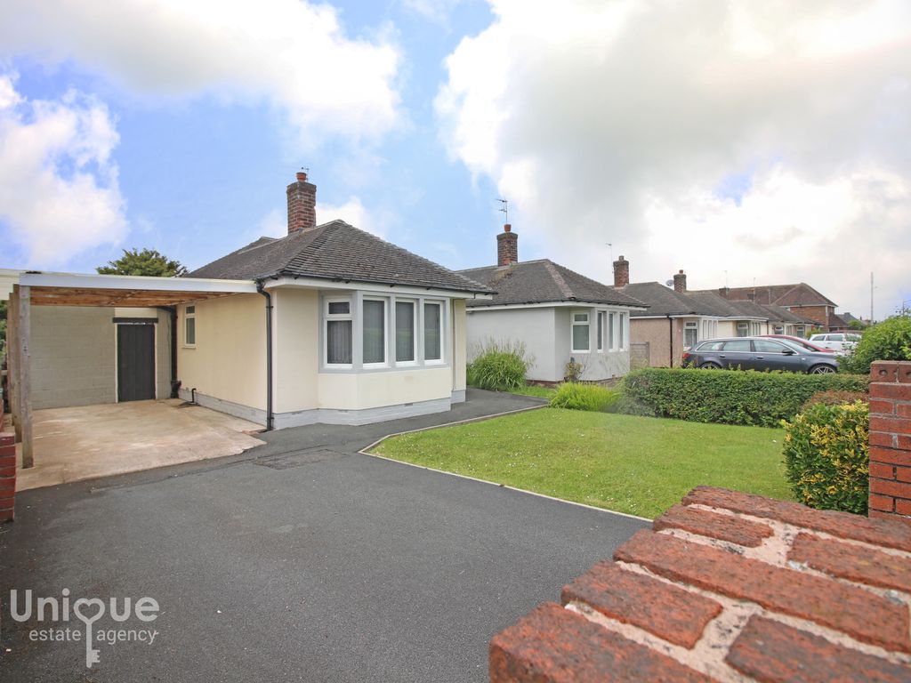 2 bed bungalow for sale in South Strand, Fleetwood, Lancashire FY7, £