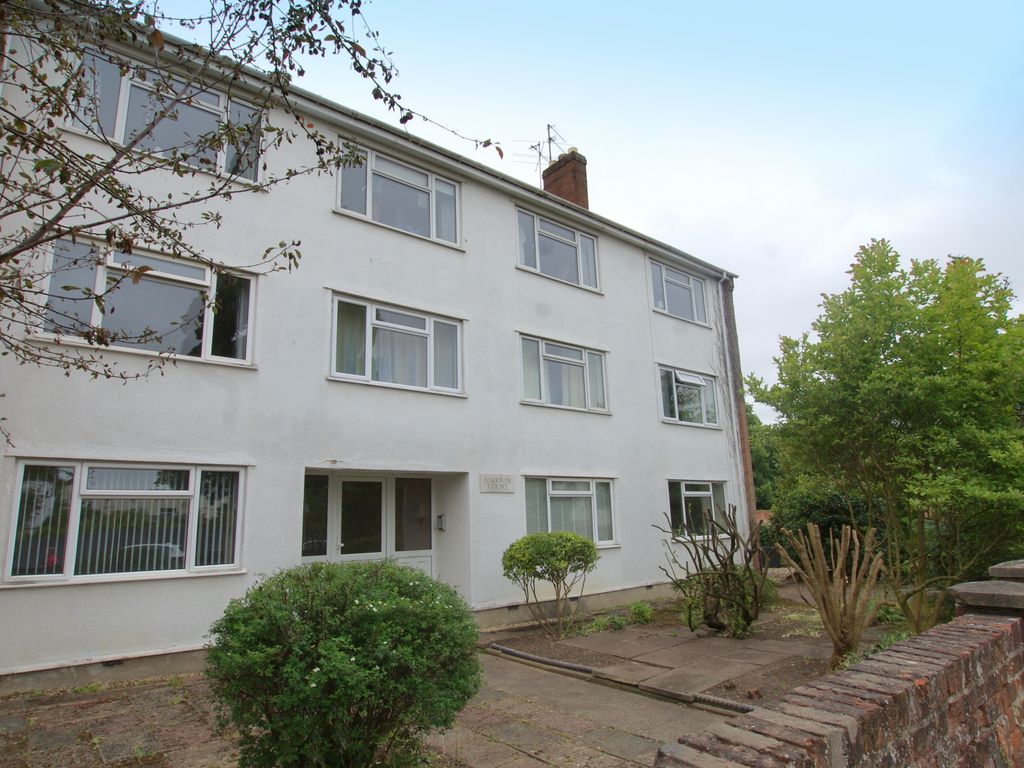 3 bed flat to rent in Andover Road, Cheltenham GL50 Zoopla