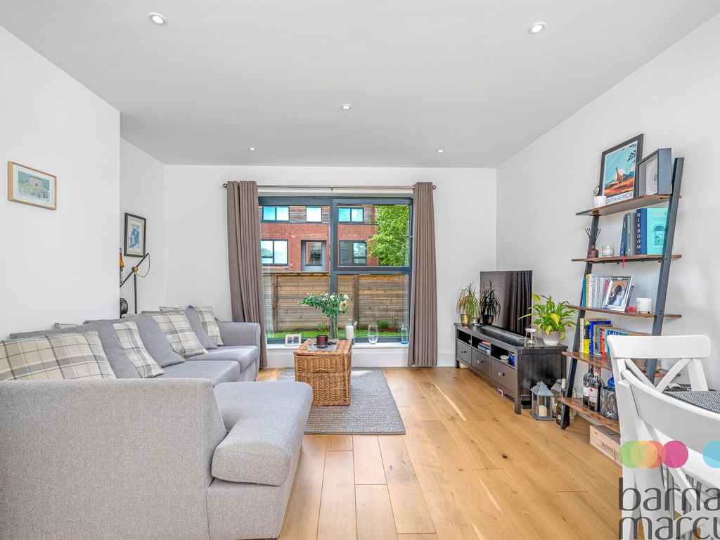 2 bed flat for sale in Brunswick Park Road, London N11 Zoopla