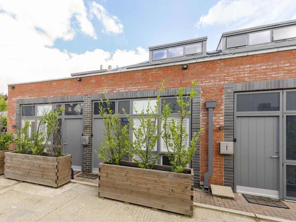 3 bed property to rent in Elm Grove, London SW19 Zoopla