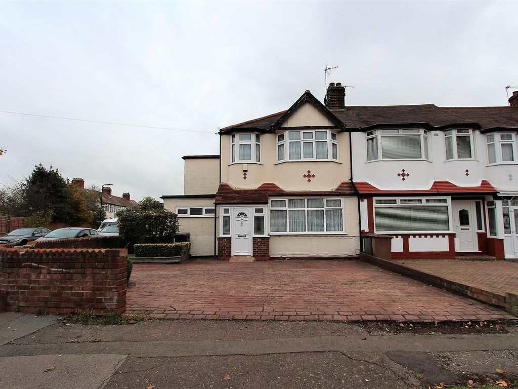 4 bed property for sale in York Road, London E4 Zoopla