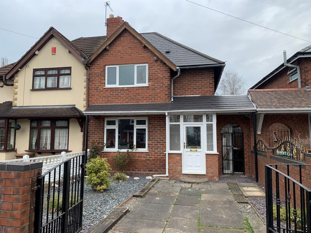 3 bed semidetached house for sale in Alumwell Road, Walsall WS2 Zoopla