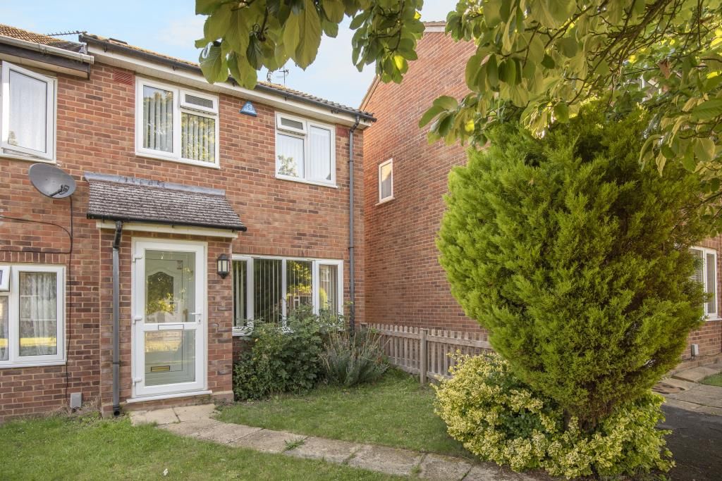 2 bed terraced house to rent in Hughenden Green, Aylesbury HP21 Zoopla