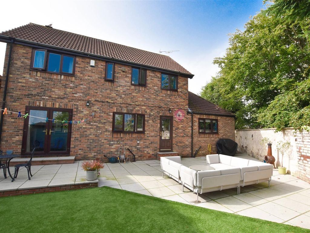 4 bed detached house for sale in Oates Orchard, Mosborough, Sheffield