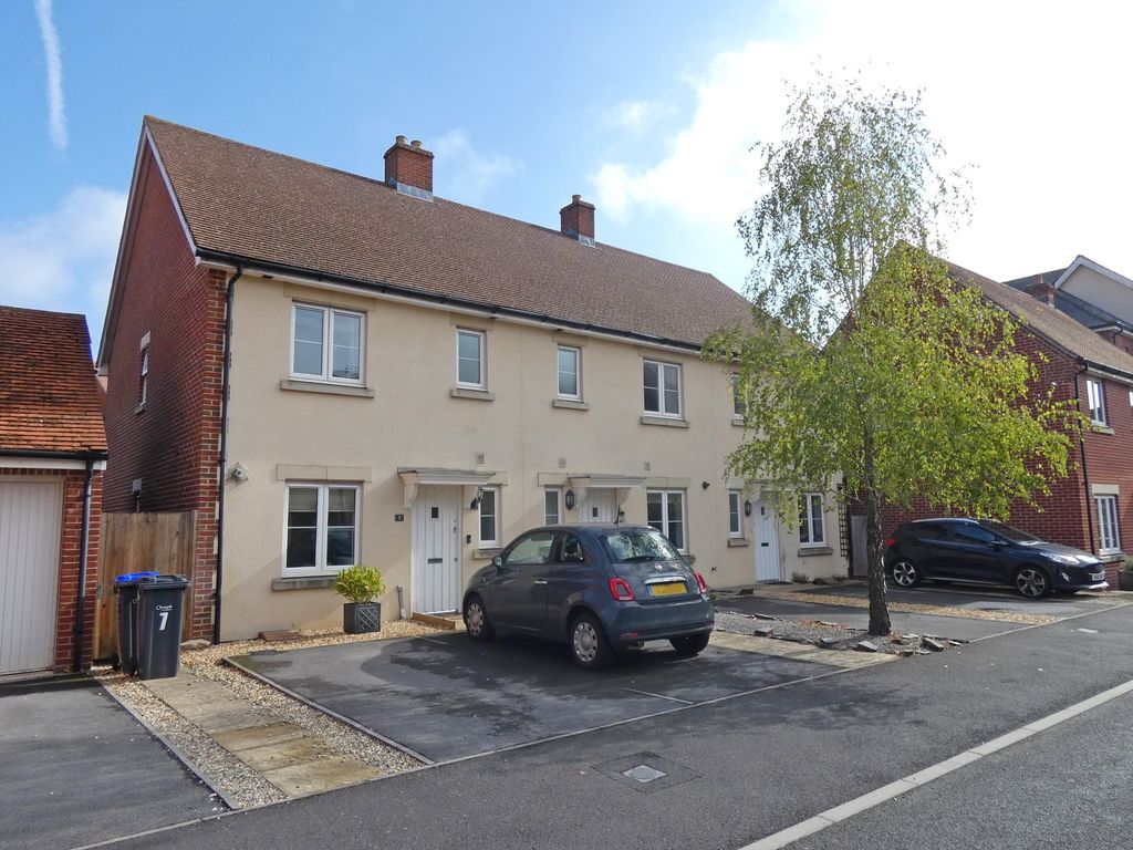 3 bed semidetached house for sale in Nevill Close, Amesbury, Salisbury