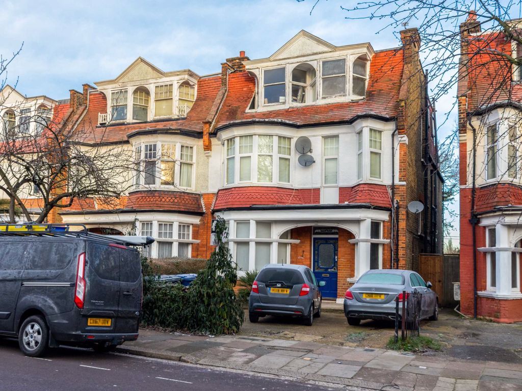 Lynton Road, London W3