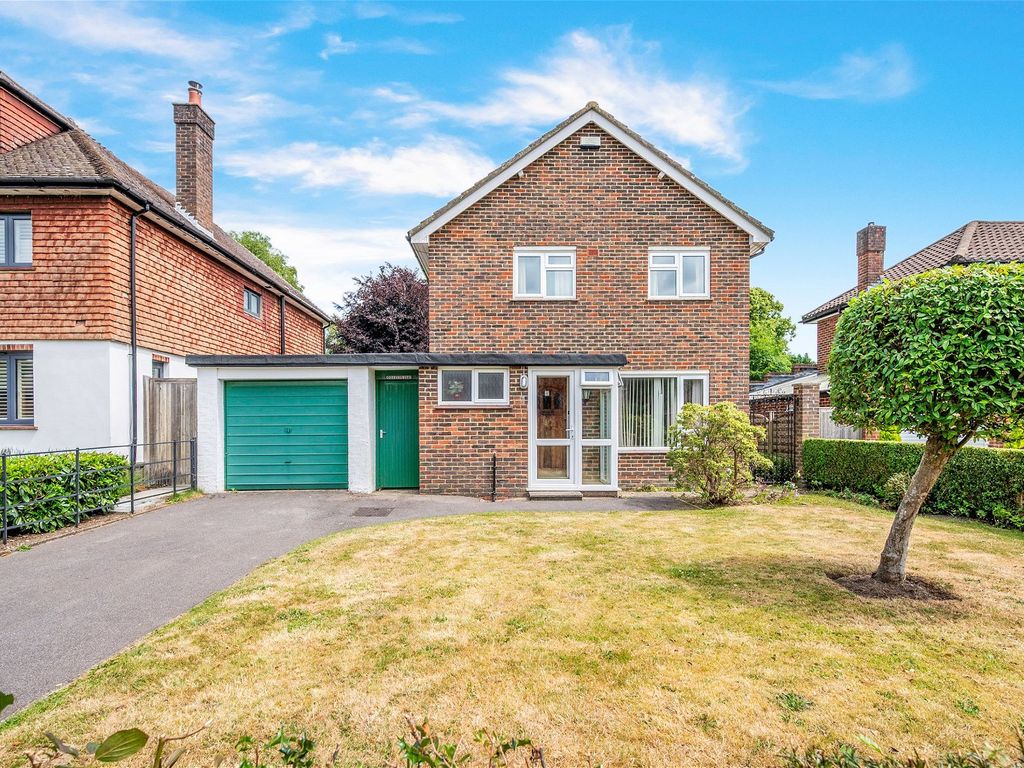 3 bed detached house for sale in Wheeler Avenue, Oxted RH8 Zoopla