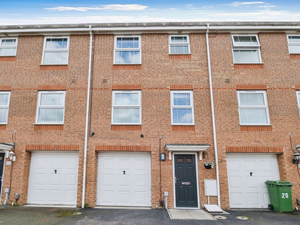 4 bed town house for sale in Elkington Close, Thornaby, StocktonOn
