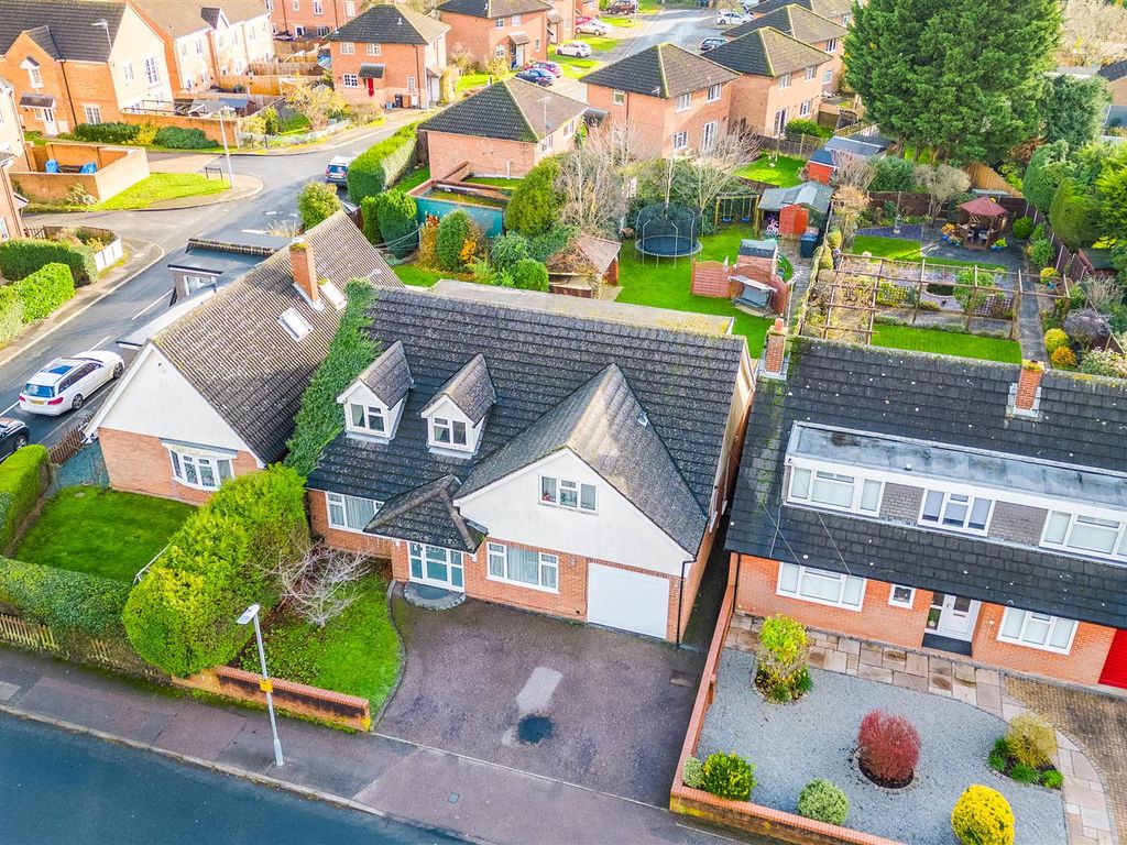 5 bed detached house for sale in Bridge Road, Stevenage, Herts SG1, £