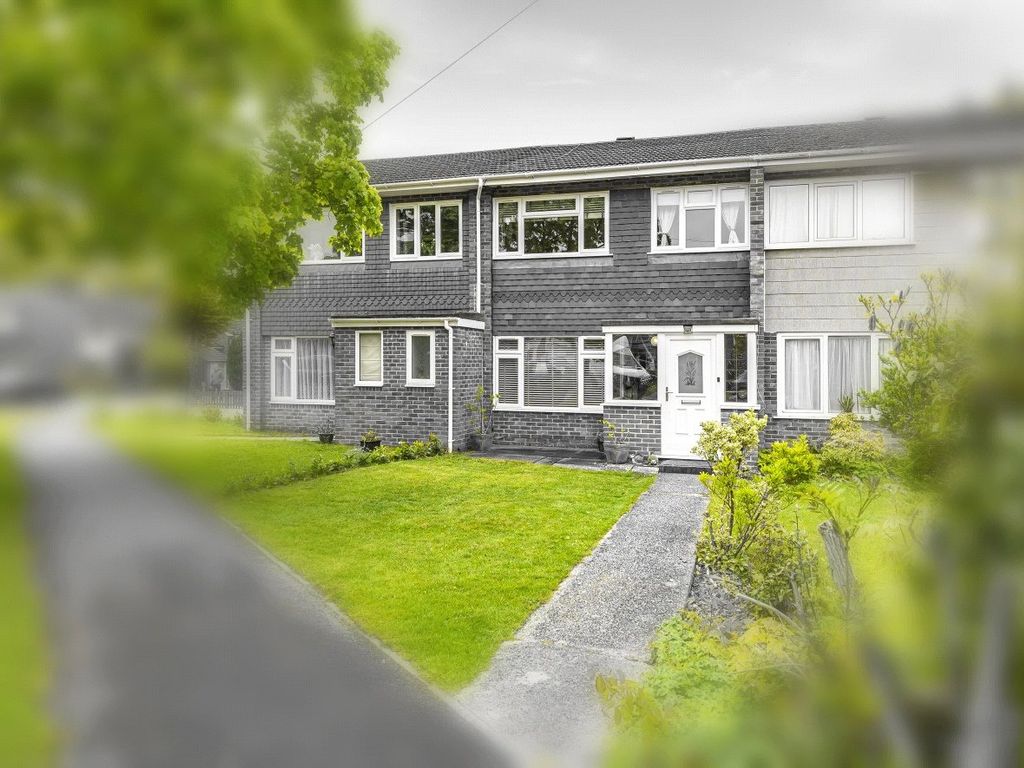 4 bed terraced house for sale in West Close, Fernhurst, Haslemere GU27