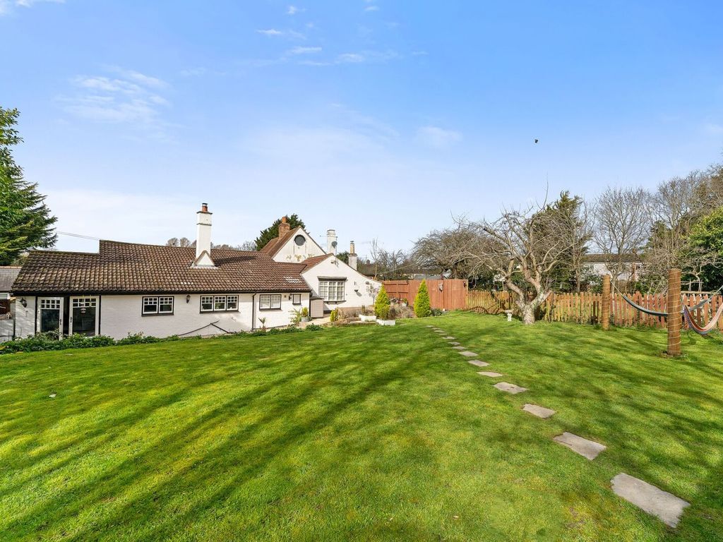 3 bed linkdetached house for sale in Tye Green Village, Harlow, Essex