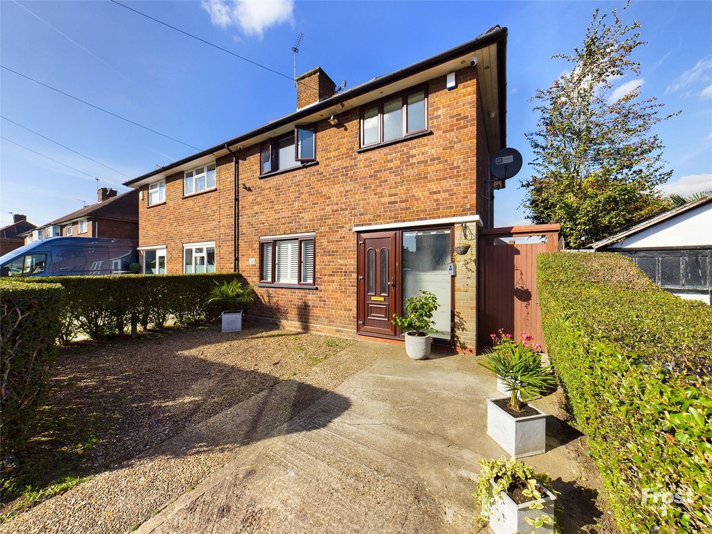 3 bed semidetached house for sale in Avenue, Feltham TW14 Zoopla