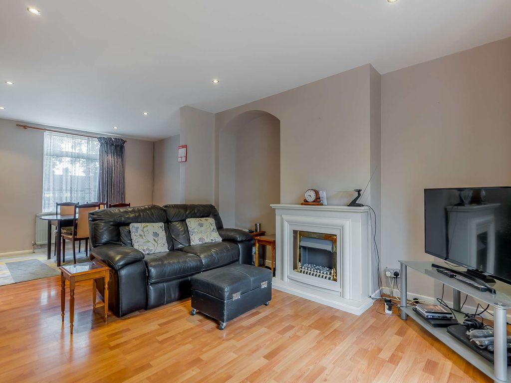 3 bed terraced house for sale in Shaw Road BR1 Zoopla