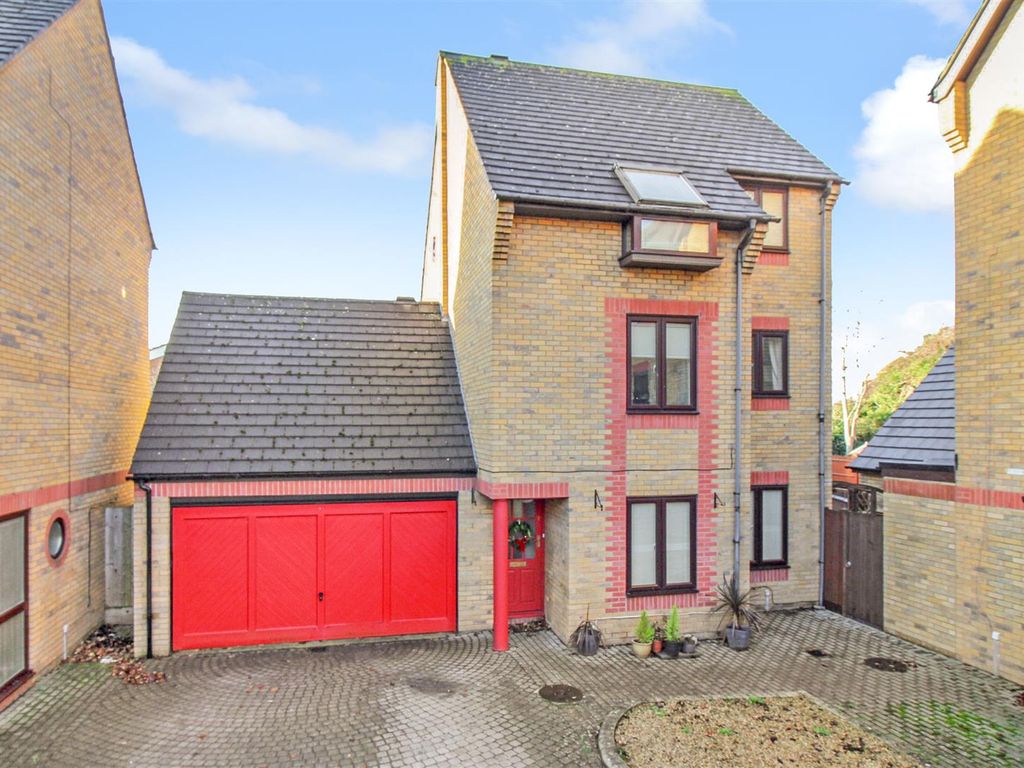 Standring Place, Aylesbury HP20  