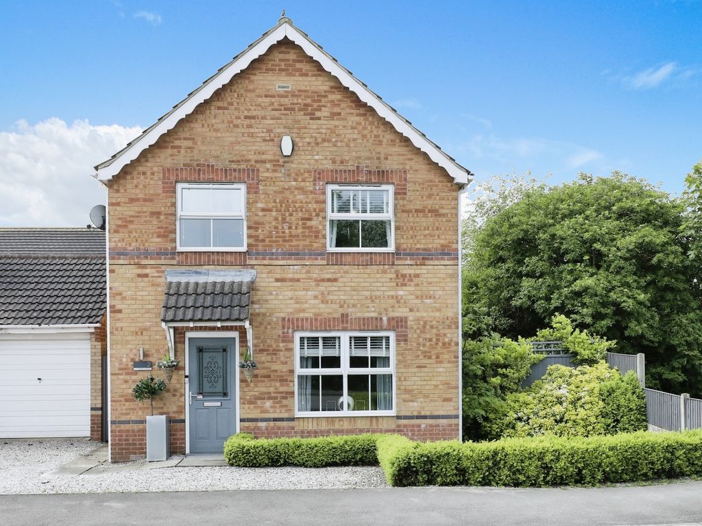 4 bed detached house for sale in Clarke Avenue, Dinnington, Sheffield