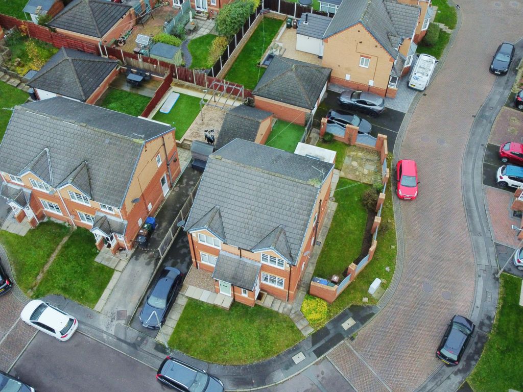 2 bed semidetached house for sale in Croft Close, Mapplewell, Barnsley